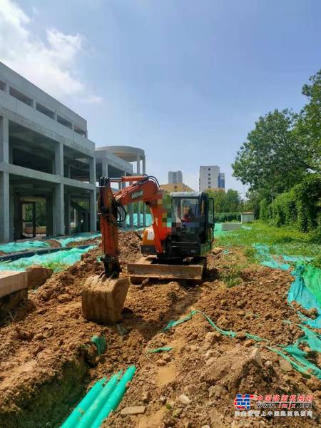 徐州市出售转让二手不详小时2011年斗山DH55挖掘机