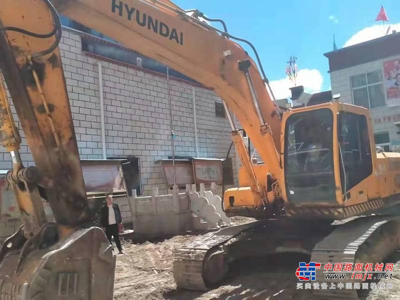 徐州市出售转让二手不详小时2009年现代R225挖掘机