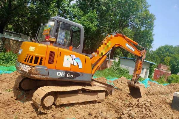 徐州市出售转让二手不详小时2011年斗山DH55挖掘机