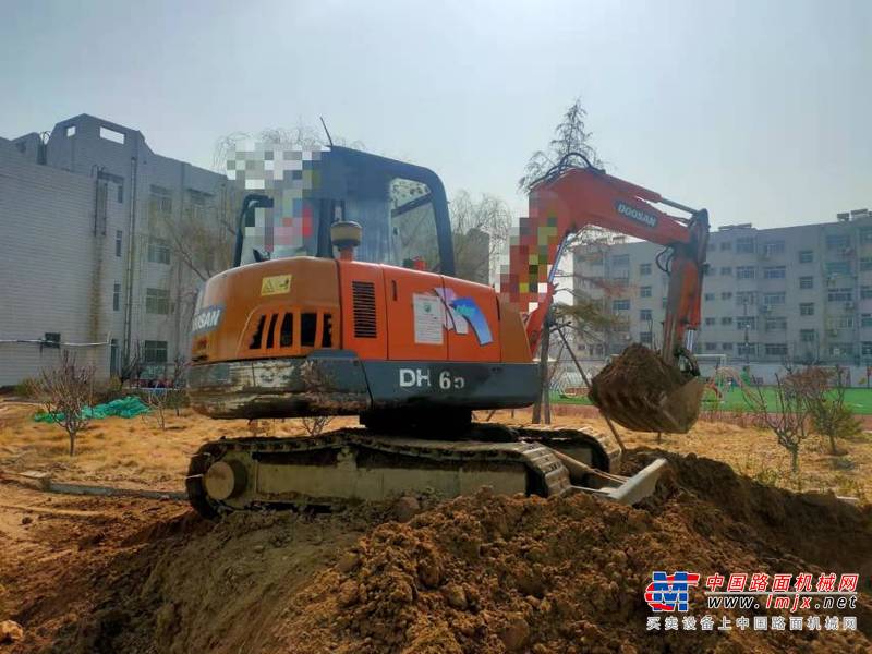 徐州市出售转让二手不详小时2011年斗山DH55挖掘机