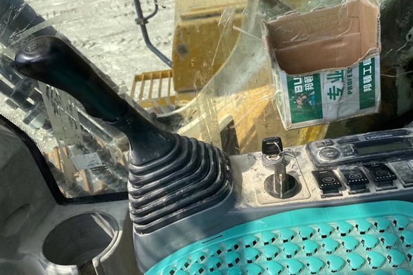 徐州市出售转让二手不详小时2017年柳工CLG939挖掘机