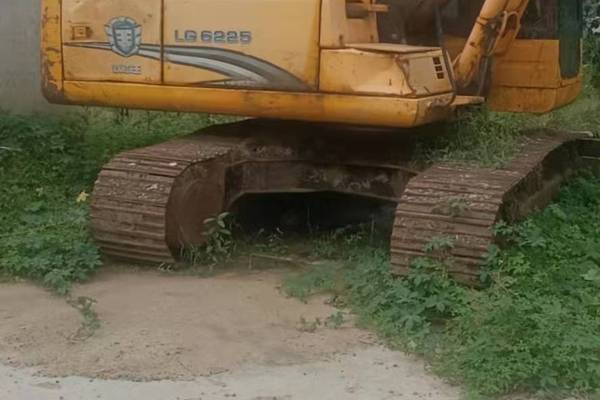 徐州市出售转让二手不详小时2010年龙工LG6225挖掘机