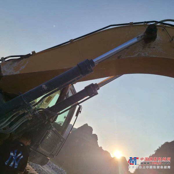 徐州市出售转让二手不详小时2020年徐工XE370D挖掘机