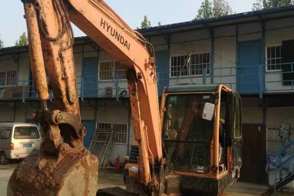 徐州市出售转让二手不详小时2014年现代R60挖掘机