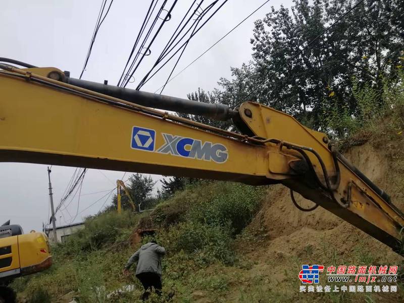 徐州市出售转让二手不详小时2015年徐工XE265C挖掘机