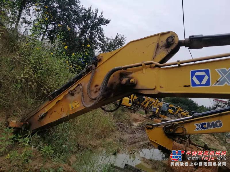 徐州市出售转让二手不详小时2015年徐工XE265C挖掘机