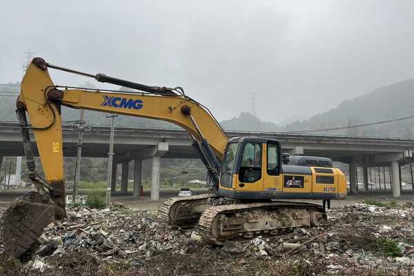 徐州市出售转让二手不详小时2018年徐工XE370D挖掘机