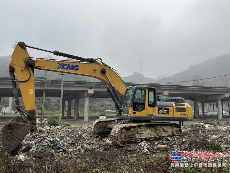 徐州市出售转让二手不详小时2018年徐工XE370D挖掘机