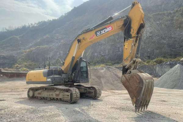 徐州市出售转让二手不详小时2019年徐工XE370D挖掘机
