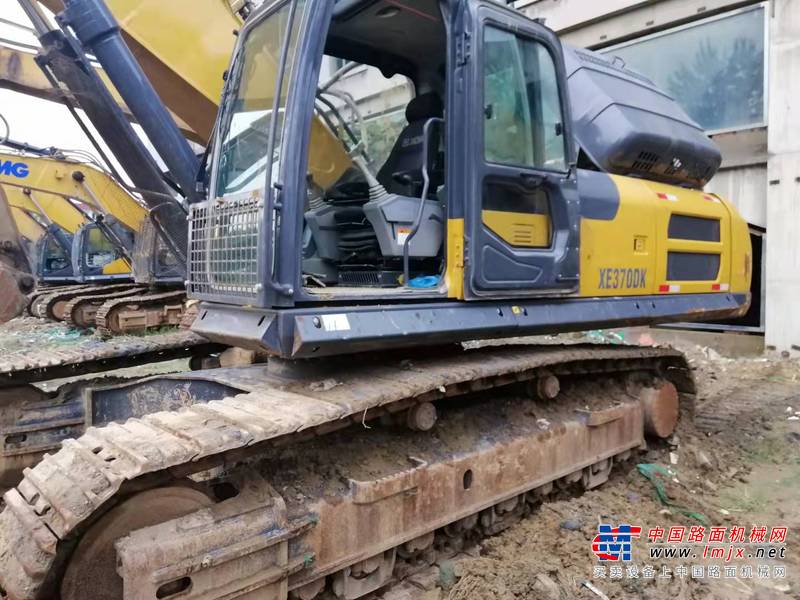 徐州市出售转让二手不详小时2019年徐工XE370D挖掘机