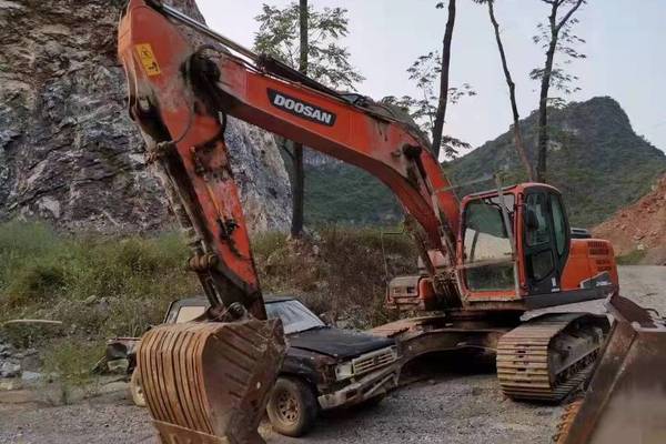徐州市出售转让二手不详小时2017年斗山DH220挖掘机