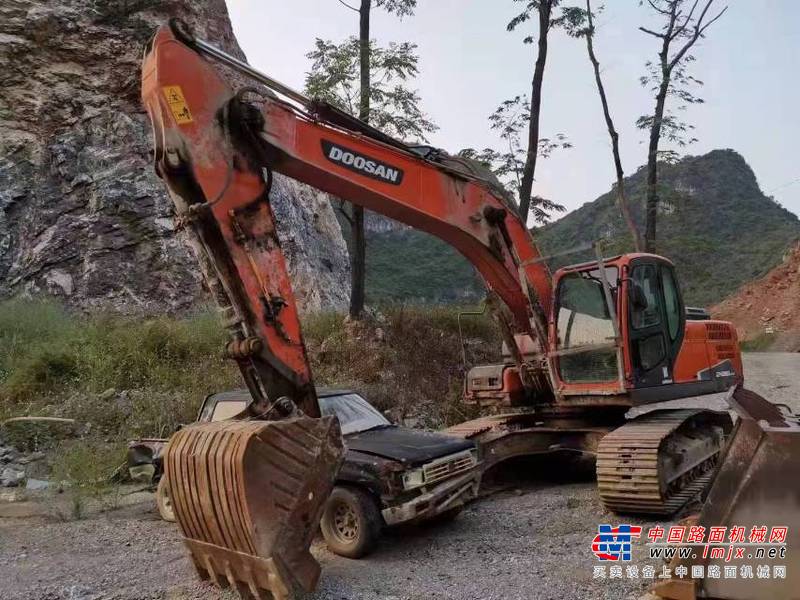 徐州市出售转让二手不详小时2017年斗山DH220挖掘机
