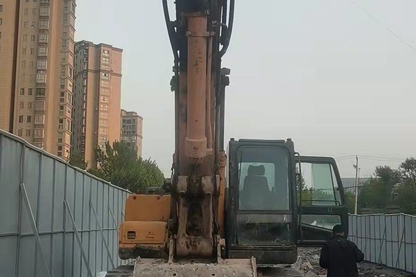 徐州市出售转让二手不详小时2013年现代R225挖掘机