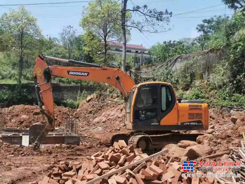 徐州市出售转让二手不详小时2020年斗山DX130挖掘机