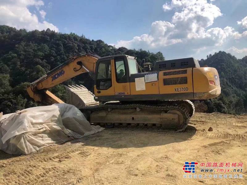 徐州市出售转让二手不详小时2018年徐工XE370D挖掘机
