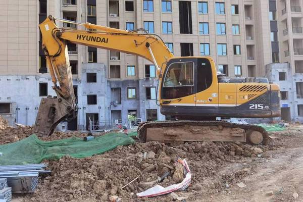 徐州市出售转让二手不详小时2010年现代R215挖掘机