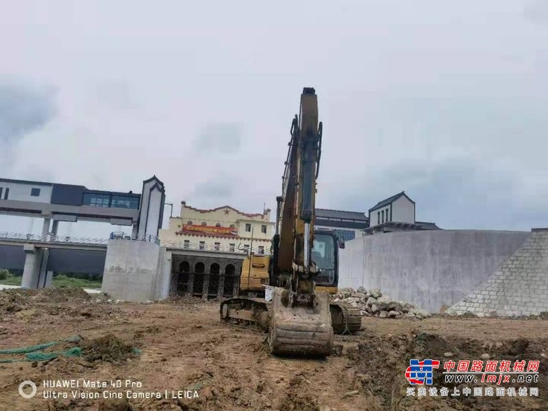 徐州市出售转让二手不详小时2011年卡特彼勒320D挖掘机