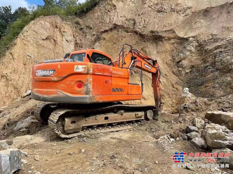 徐州市出售转让二手不详小时2014年斗山DH150挖掘机