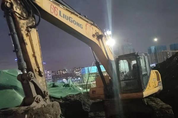 徐州市出售转让二手不详小时2018年柳工CLG922挖掘机