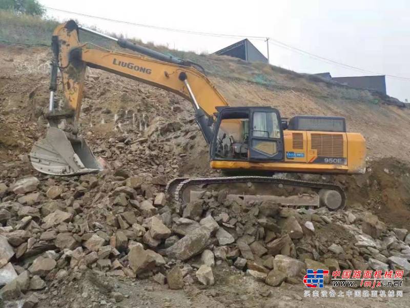 徐州市出售转让二手不详小时2018年柳工CLG950挖掘机