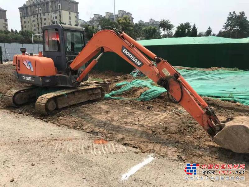 徐州市出售转让二手不详小时2012年斗山DH55挖掘机
