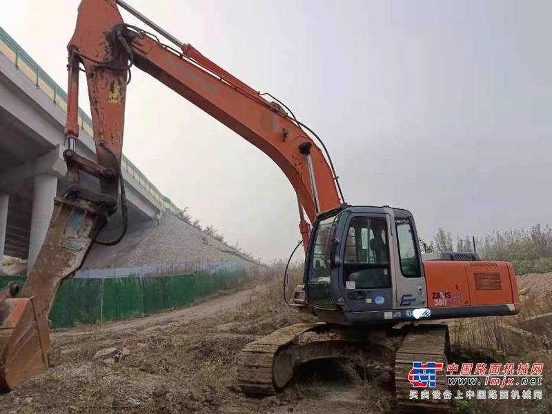 徐州市出售转让二手不详小时2014年日立ZX240挖掘机