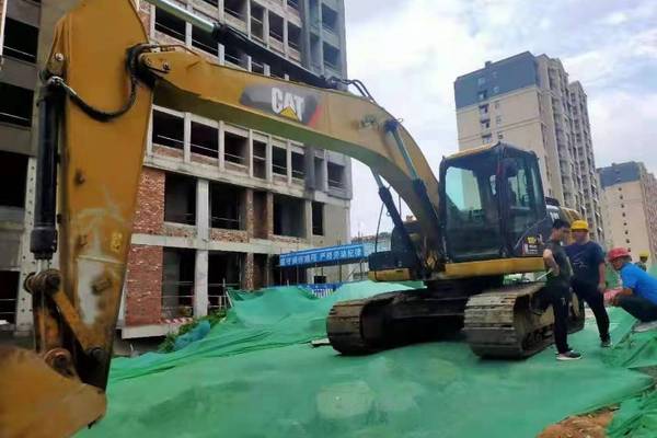 徐州市出售转让二手不详小时2016年卡特彼勒320D2挖掘机