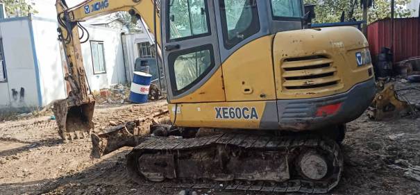 徐州市出售转让二手不详小时2014年徐工XE60挖掘机