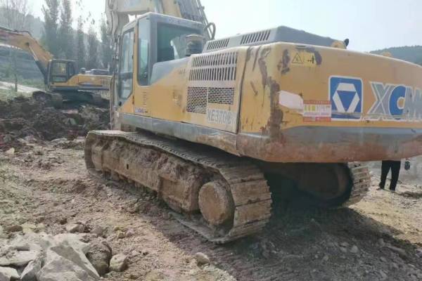 徐州市出售转让二手不详小时2014年徐工XE370D挖掘机
