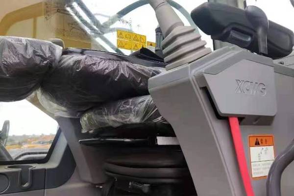 徐州市出售转让二手不详小时2018年徐工XE215D挖掘机