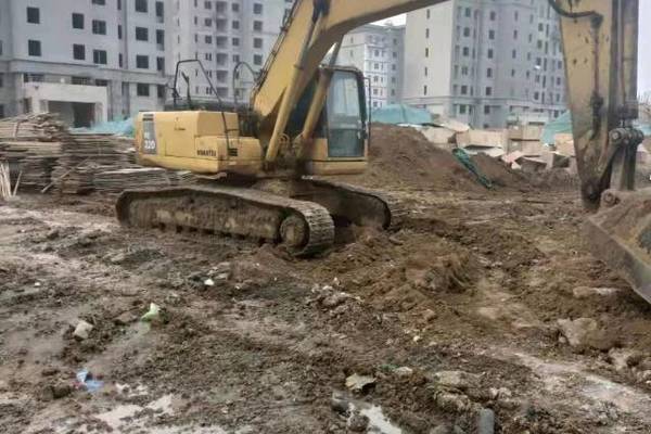 徐州市出售转让二手不详小时2010年小松PC220-8挖掘机