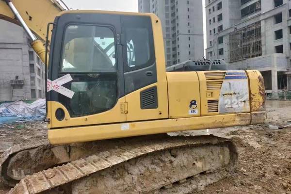 徐州市出售转让二手不详小时2010年小松PC220-8挖掘机