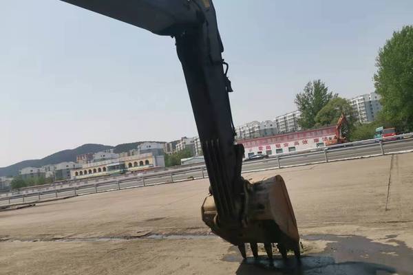 徐州市出售转让二手不详小时2012年沃尔沃EC240挖掘机