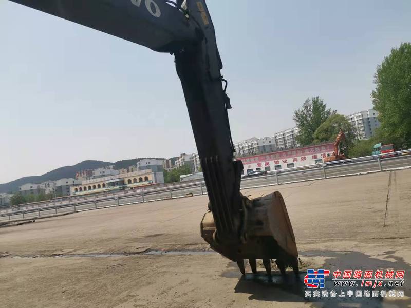 徐州市出售转让二手不详小时2012年沃尔沃EC240挖掘机