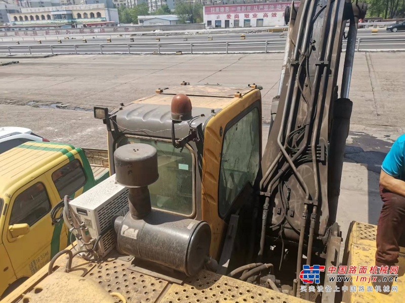 徐州市出售转让二手不详小时2012年沃尔沃EC240挖掘机