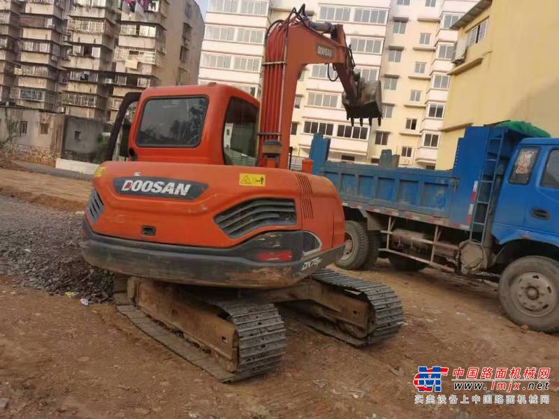 徐州市出售转让二手不详小时2018年斗山DX75挖掘机