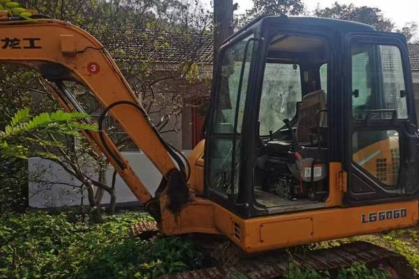 徐州市出售转让二手不详小时2019年龙工LG6060挖掘机