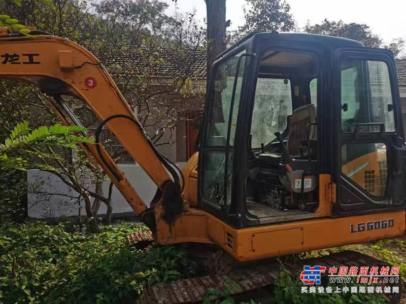 徐州市出售转让二手不详小时2019年龙工LG6060挖掘机