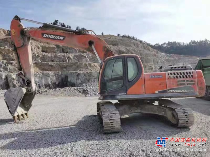 徐州市出售转让二手不详小时2018年斗山DX260挖掘机
