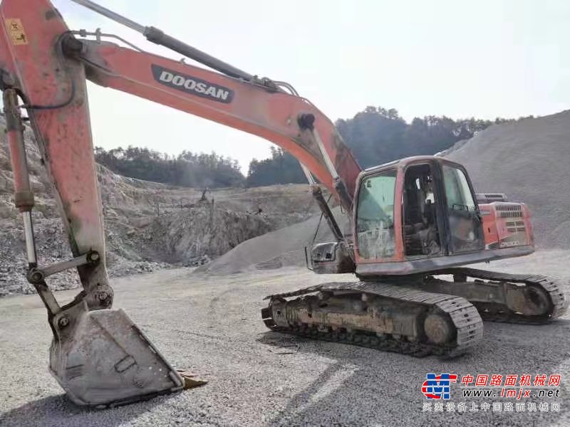 徐州市出售转让二手不详小时2018年斗山DX260挖掘机