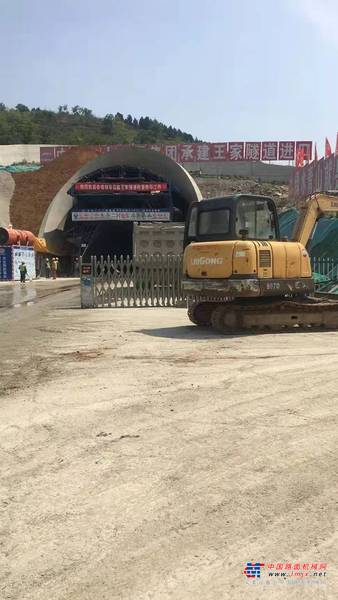 徐州市出售转让二手不详小时2014年柳工CLG907挖掘机