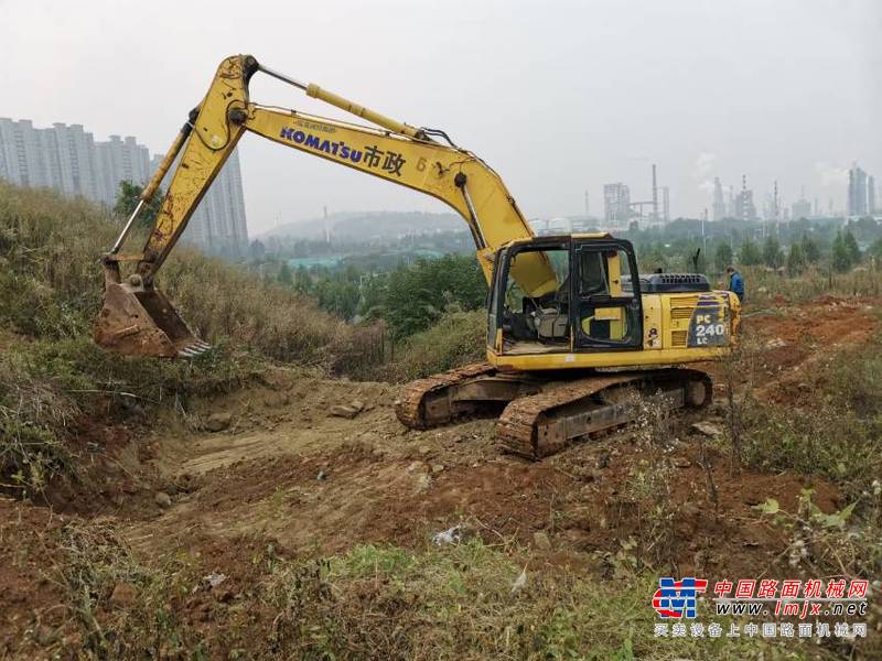 徐州市出售转让二手不详小时2009年小松PC210-8挖掘机