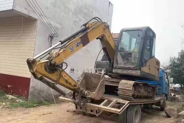 徐州市出售转让二手不详小时2015年徐工XE80挖掘机
