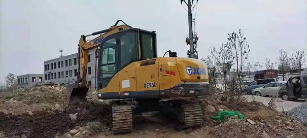 徐州市出售转让二手不详小时2017年徐工XE75挖掘机