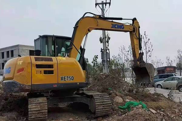 徐州市出售转让二手不详小时2017年徐工XE75挖掘机