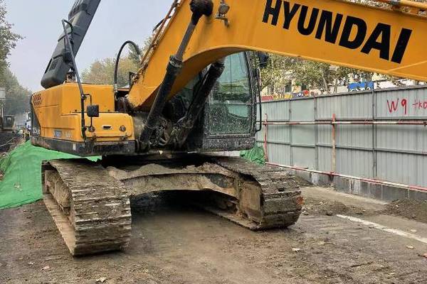 徐州市出售转让二手不详小时2019年现代R225挖掘机