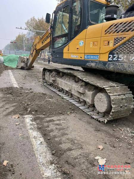 徐州市出售转让二手不详小时2019年现代R225挖掘机