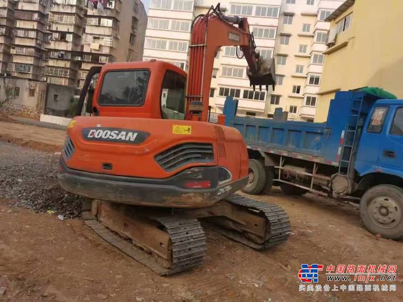 徐州市出售转让二手不详小时2018年斗山DX75挖掘机