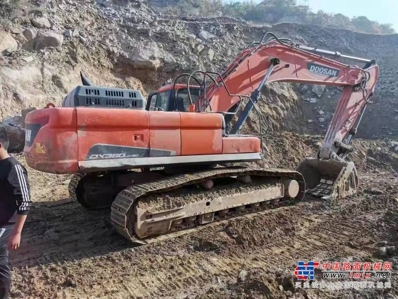 徐州市出售转让二手不详小时2019年斗山DX380挖掘机