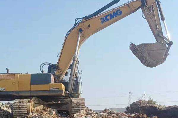 徐州市出售转让二手不详小时2015年徐工XE370CA挖掘机